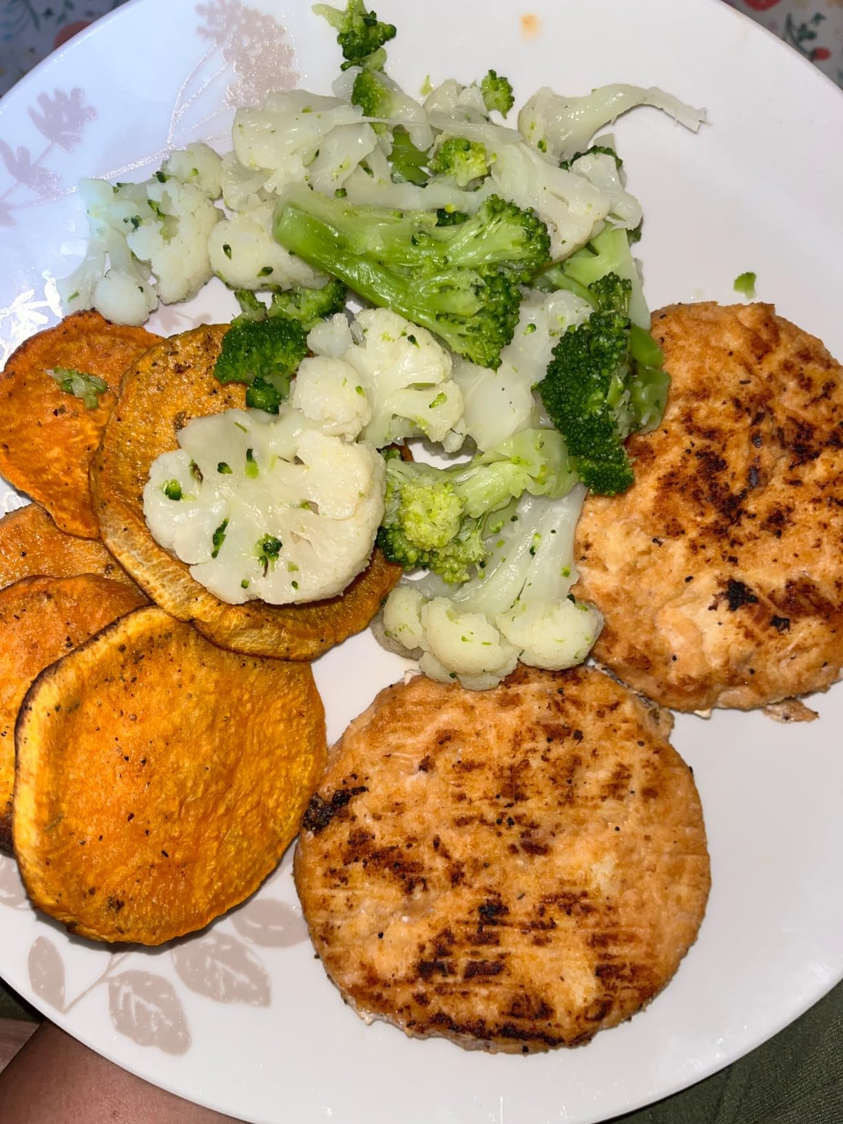 The Galveston Diet: The Doctor-Developed, Patient-Proven Plan to Burn Fat and Tame Your Hormonal Symptoms customer photo 2