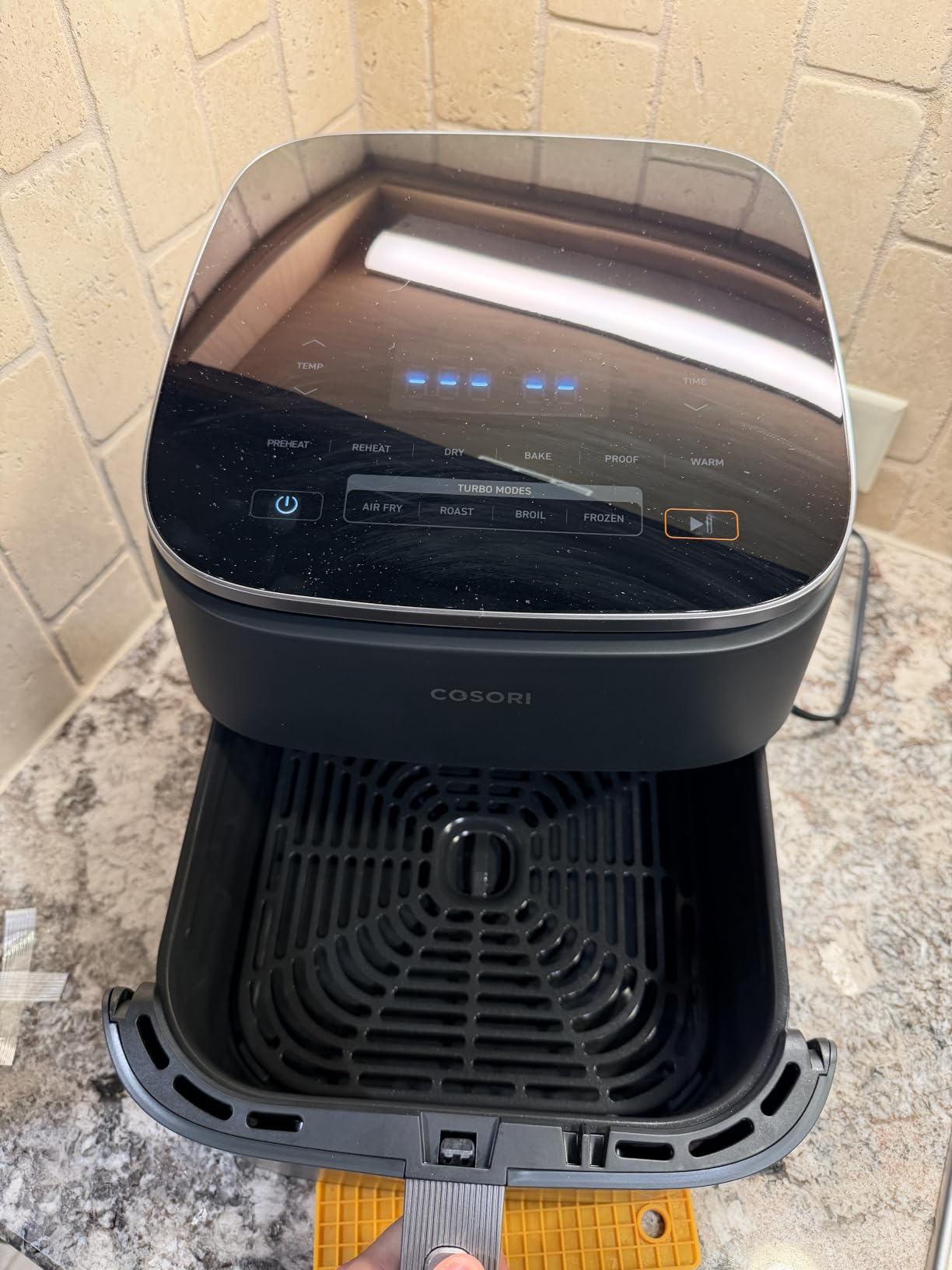 Cosori TurboBlaze Air Fryer, 9-in-1, 6 Qt, PFAS-Free Ceramic Coating customer photo 1