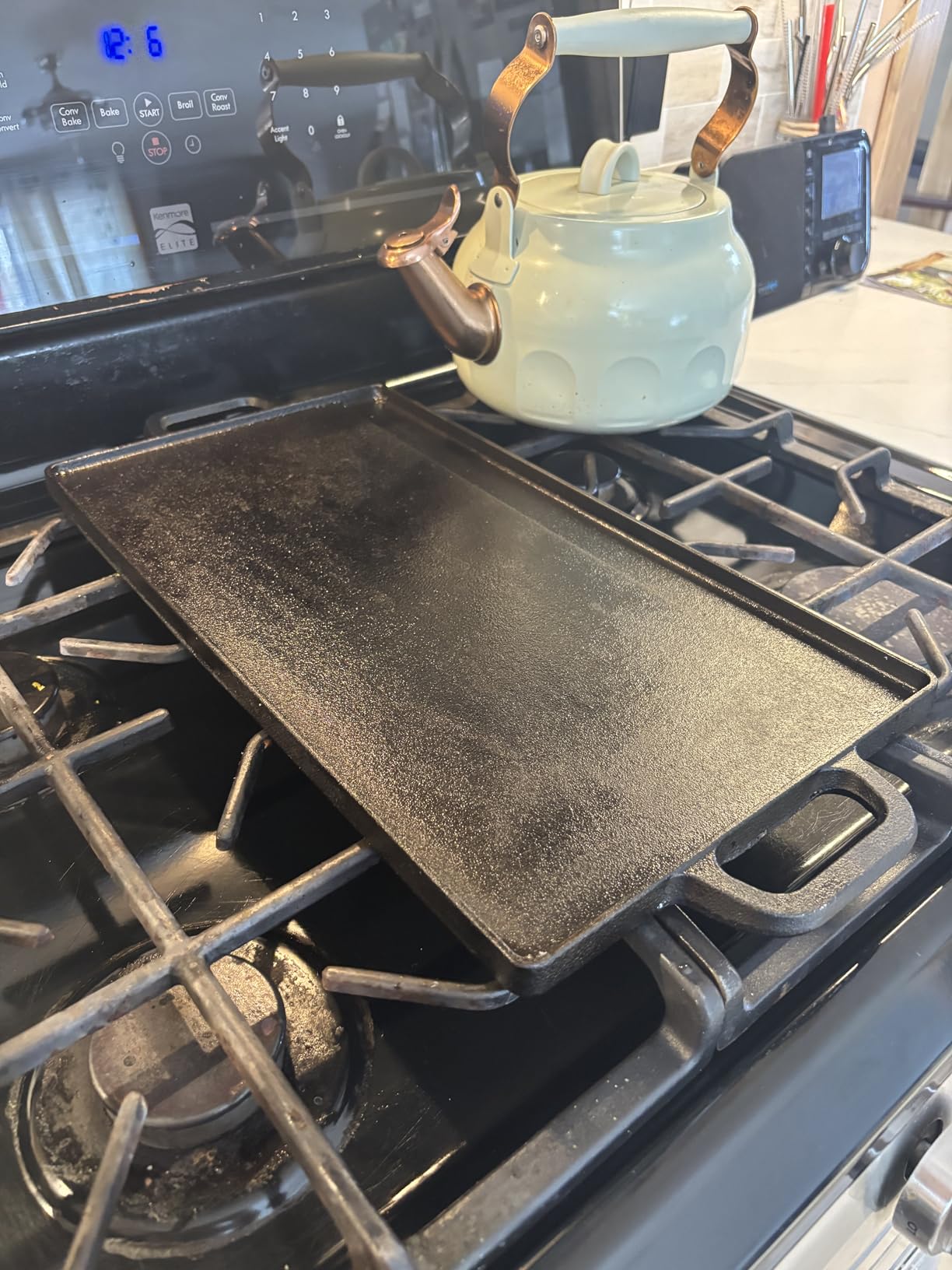 ProSource 2-in-1 Reversible 19.5” x 9” Cast Iron Griddle with Handles, Preseasoned & Non-Stick for Gas Stovetop, Oven and Open Fire. customer photo 1
