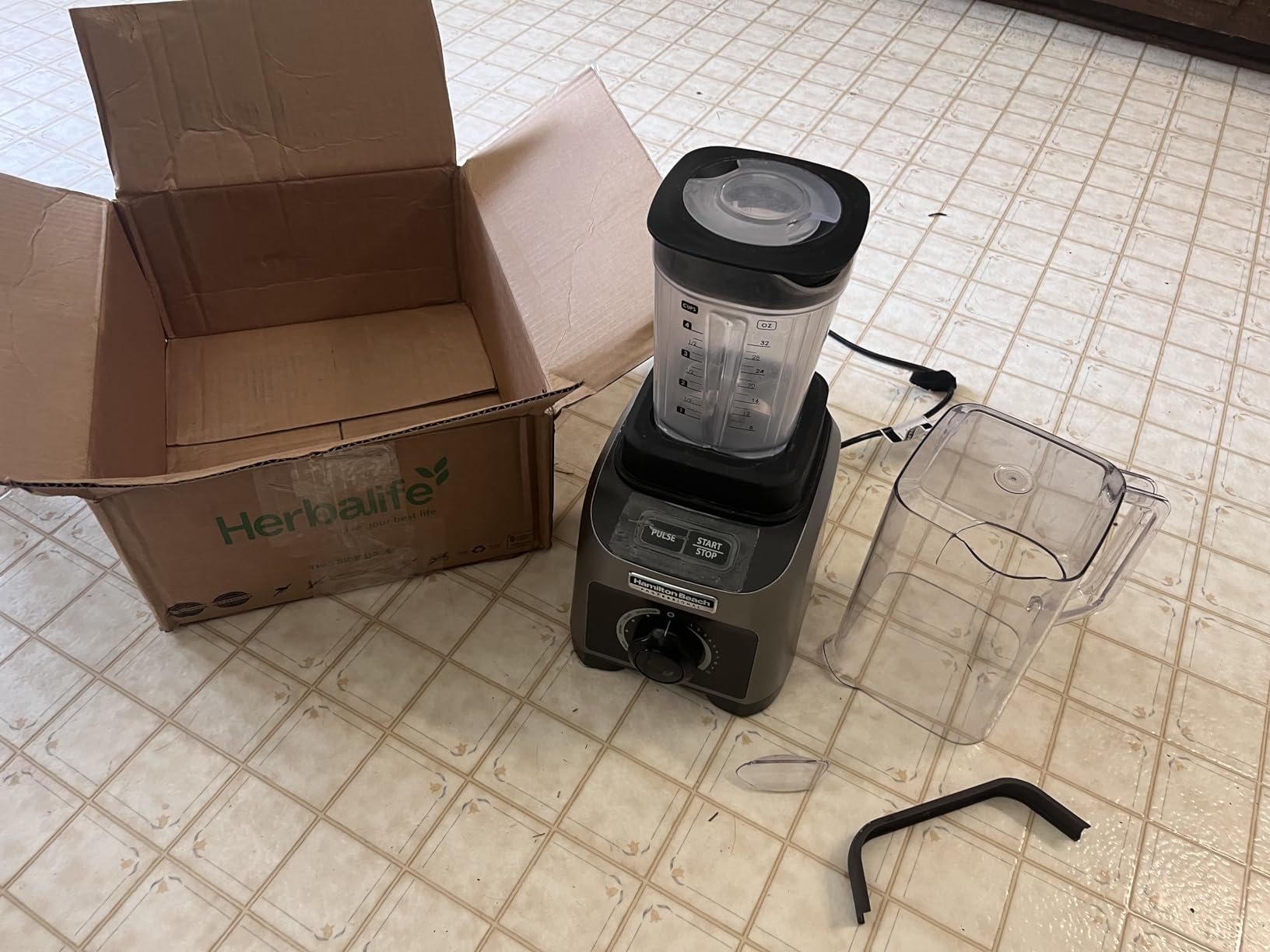 Hamilton Beach Professional 32 oz. Quiet Shield Blender for Smoothies customer photo 2