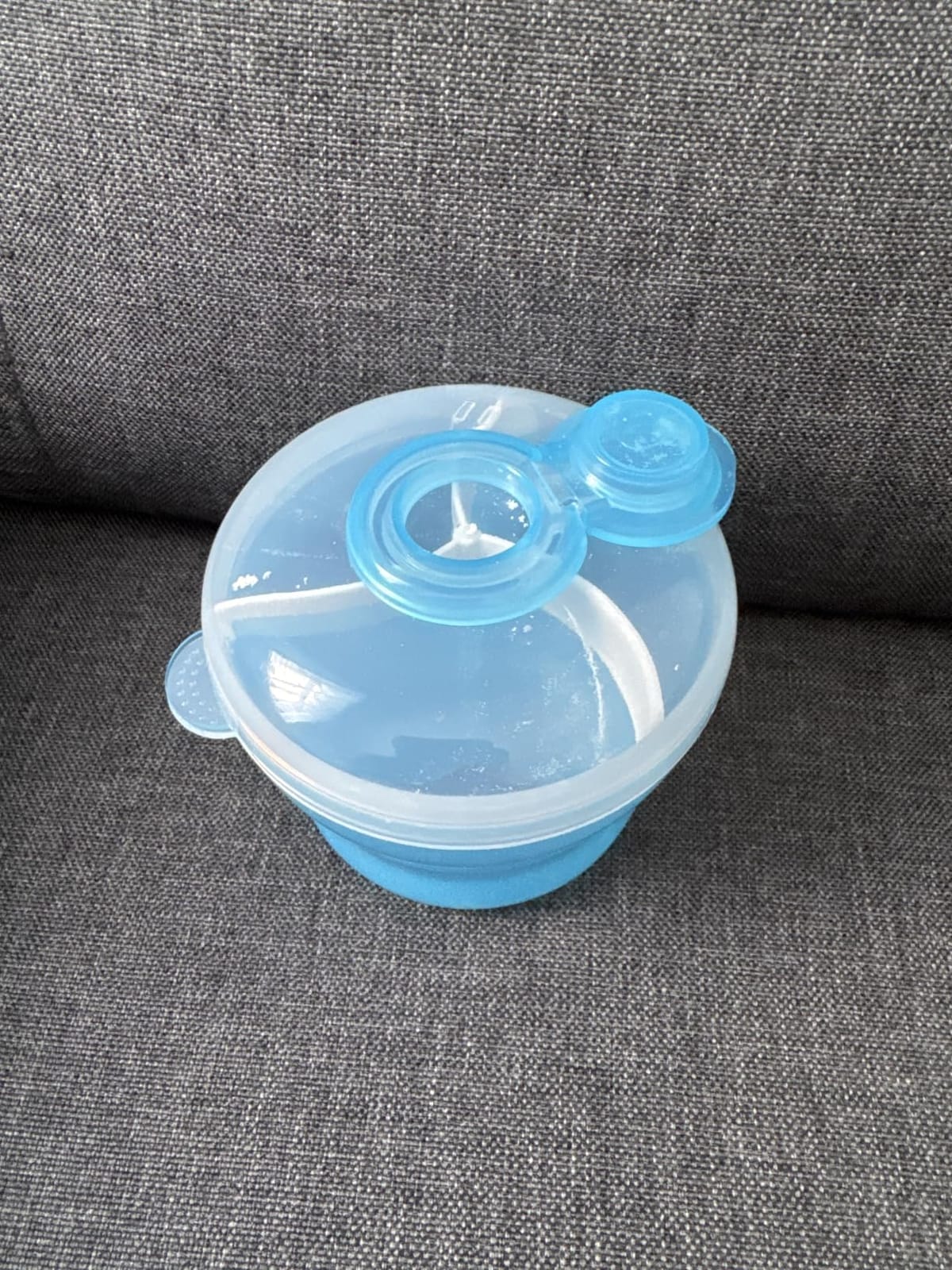 Munchkin® Formula Dispenser to Go, BPA-Free Baby Formula Container, Blue customer photo 2