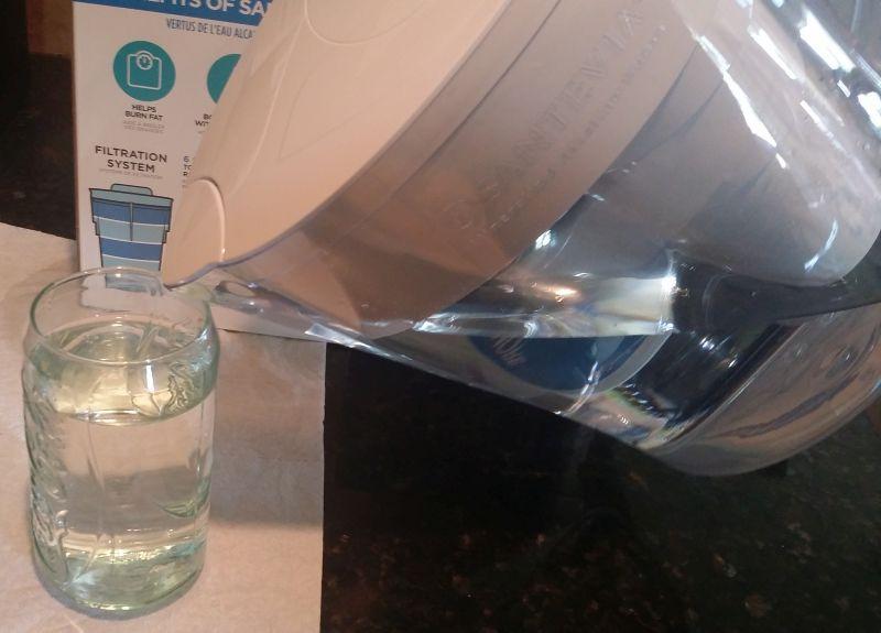 Santevia MINA Alkaline Pitcher | 9-Cup at Water Filter System That Adds Minerals and Makes Alkaline Water | Fluoride, Chlorine and Lead Water Filter | American Filtration Media customer photo 2