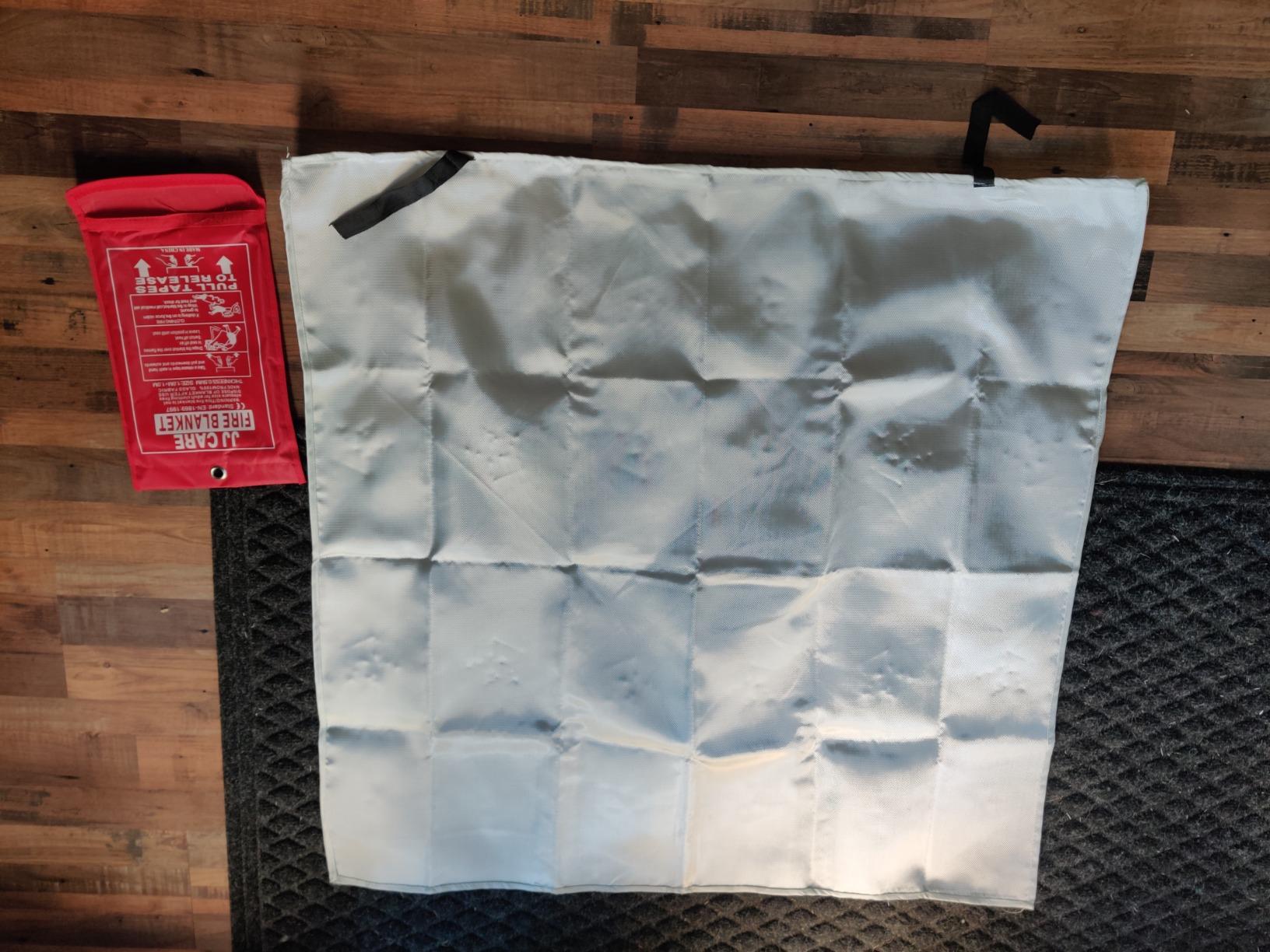 JJ CARE Fire Blanket – 5 Pack with Hooks, 40