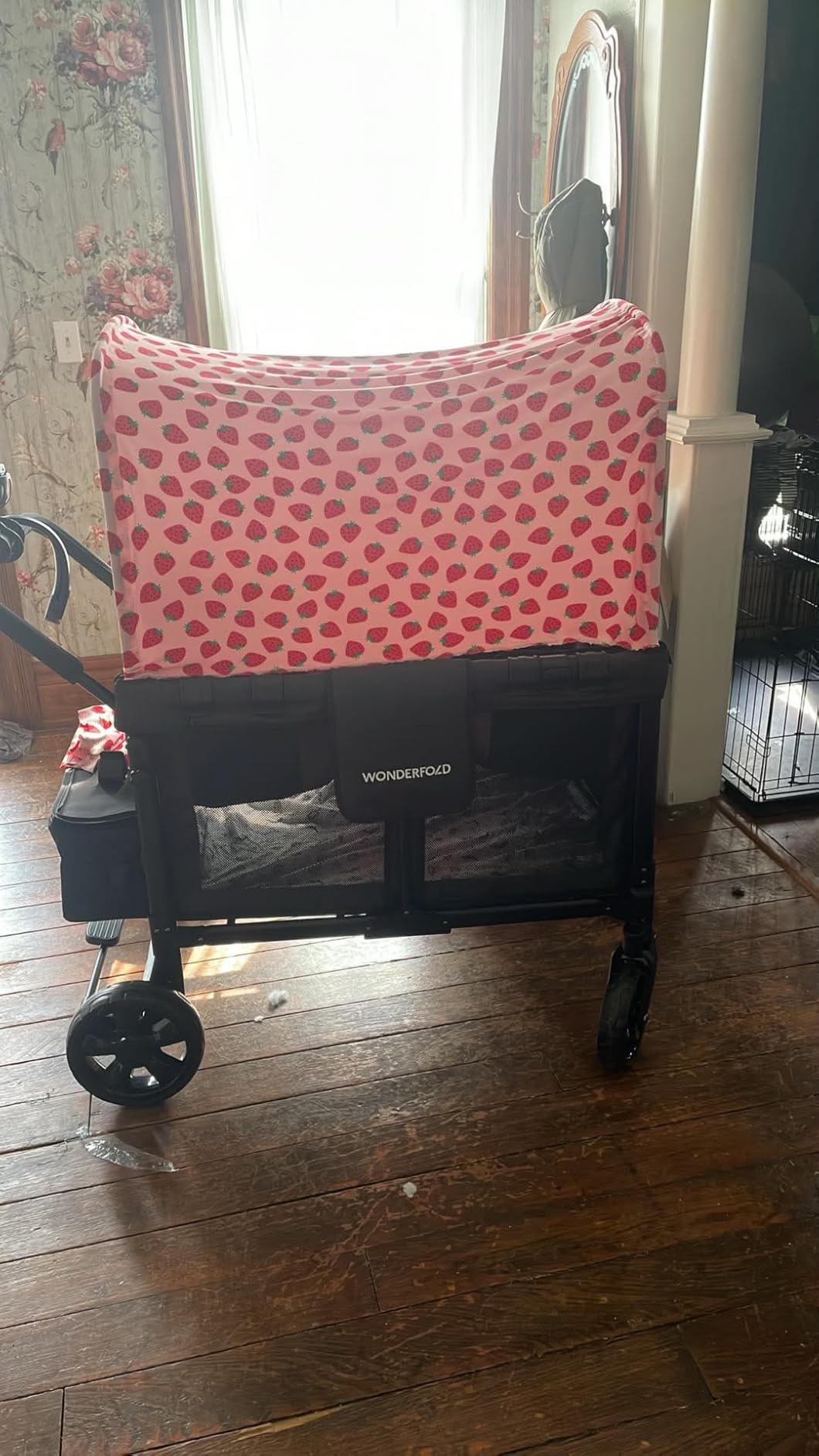 WonderFold W4 Original Stroller Wagon, 4 Seater, Black customer photo 2