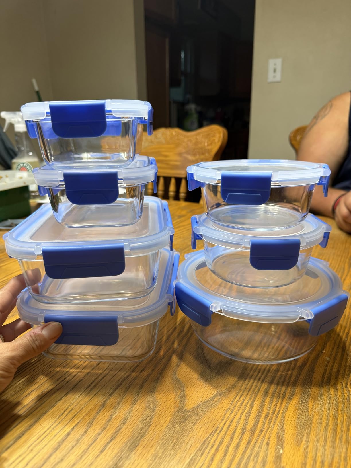 Amazon Basics Glass Food Storage Containers, Leak Proof, Oven Safe, Easy to Clean, Stain Resistant, Set of 7, 14 Pieces Including Lids, BPA-Free, Clear with Blue Silicone Ring customer photo 1