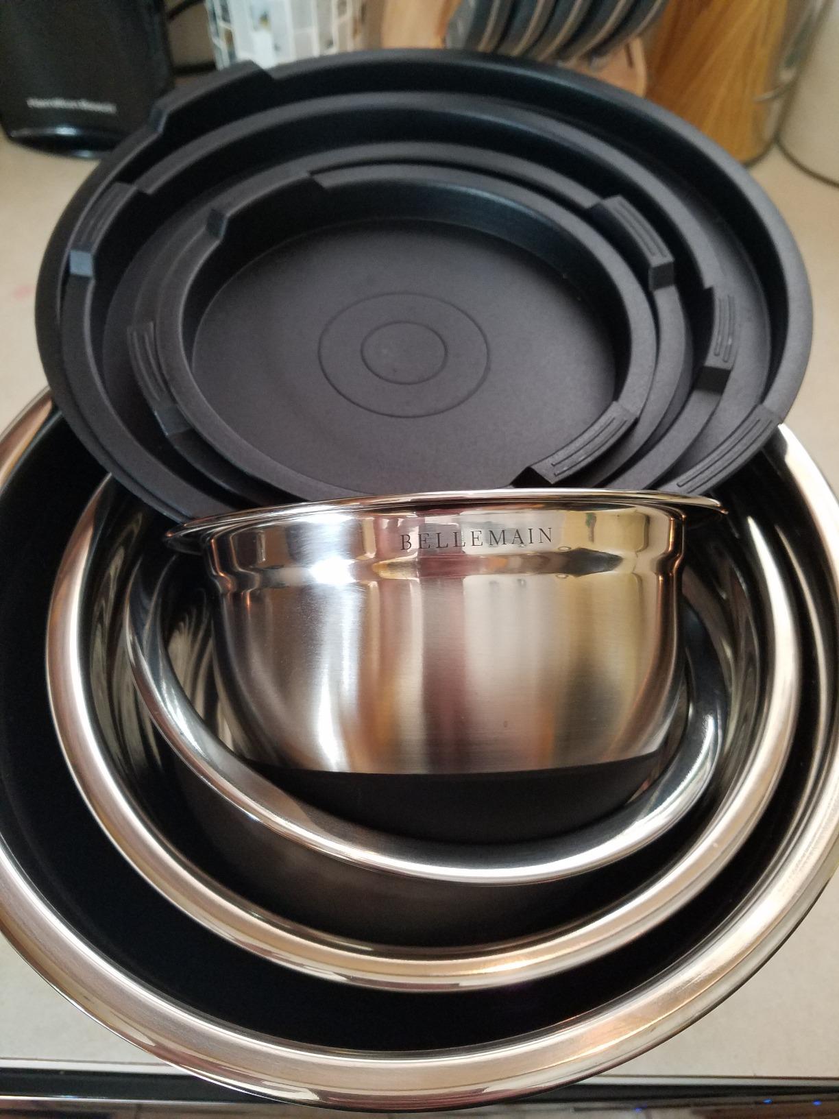 Bellemain Stainless Steel Mixing Bowls with Airtight Lids Set - Set of 3 customer photo 1