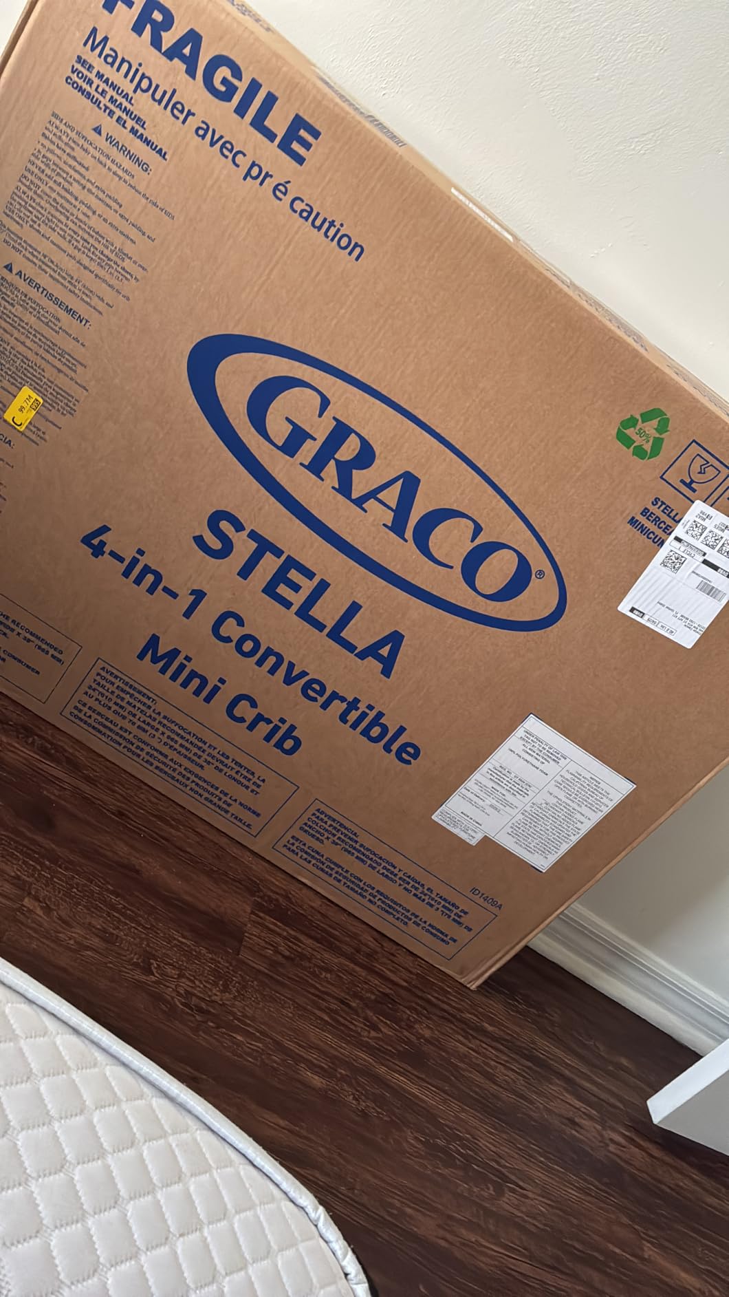 Graco Stella 4-in-1 Convertible Mini Crib with Bonus Mattress, White customer photo 1