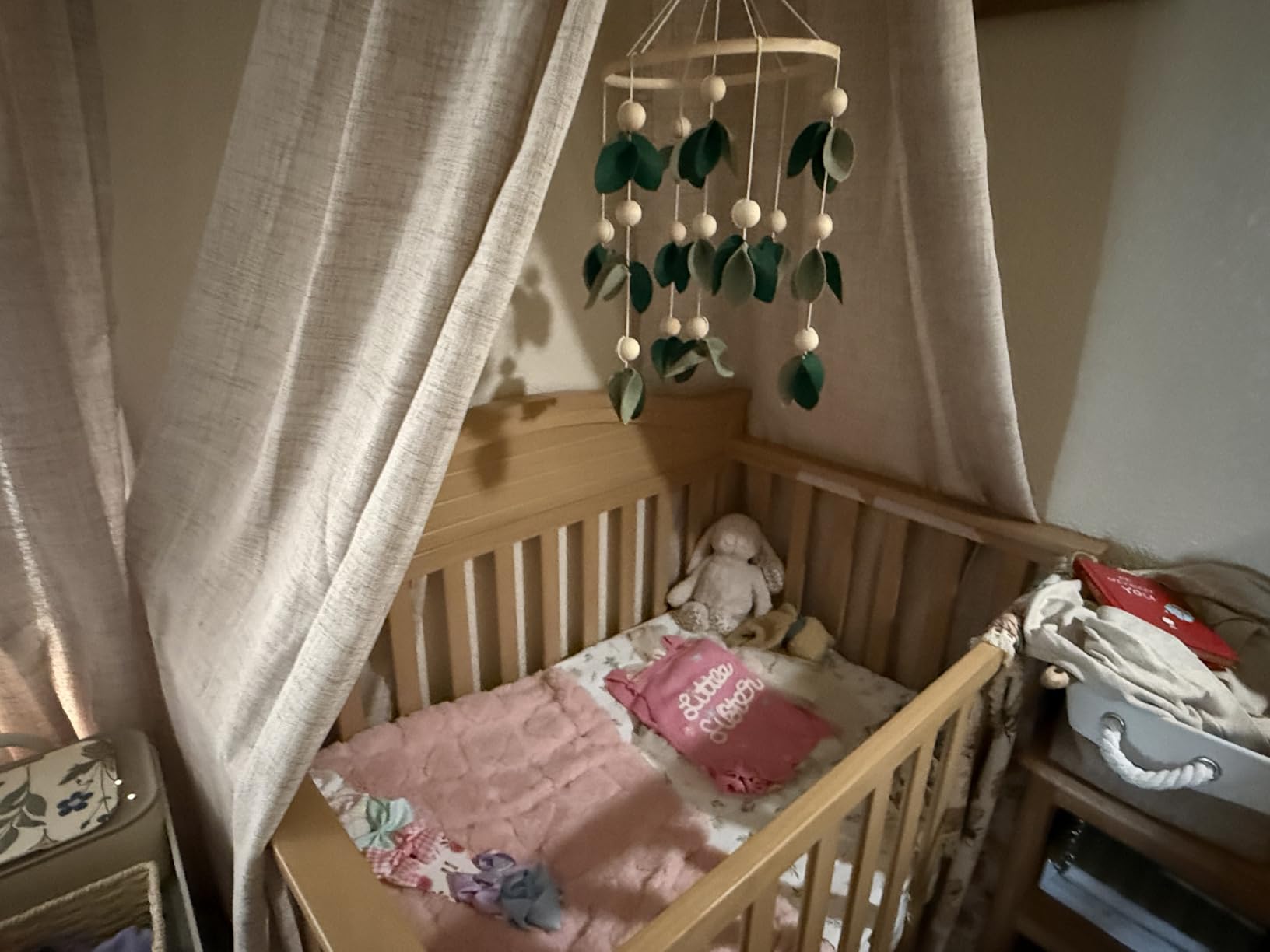 Graco Stella 4-in-1 Convertible Mini Crib with Bonus Mattress, White customer photo 2