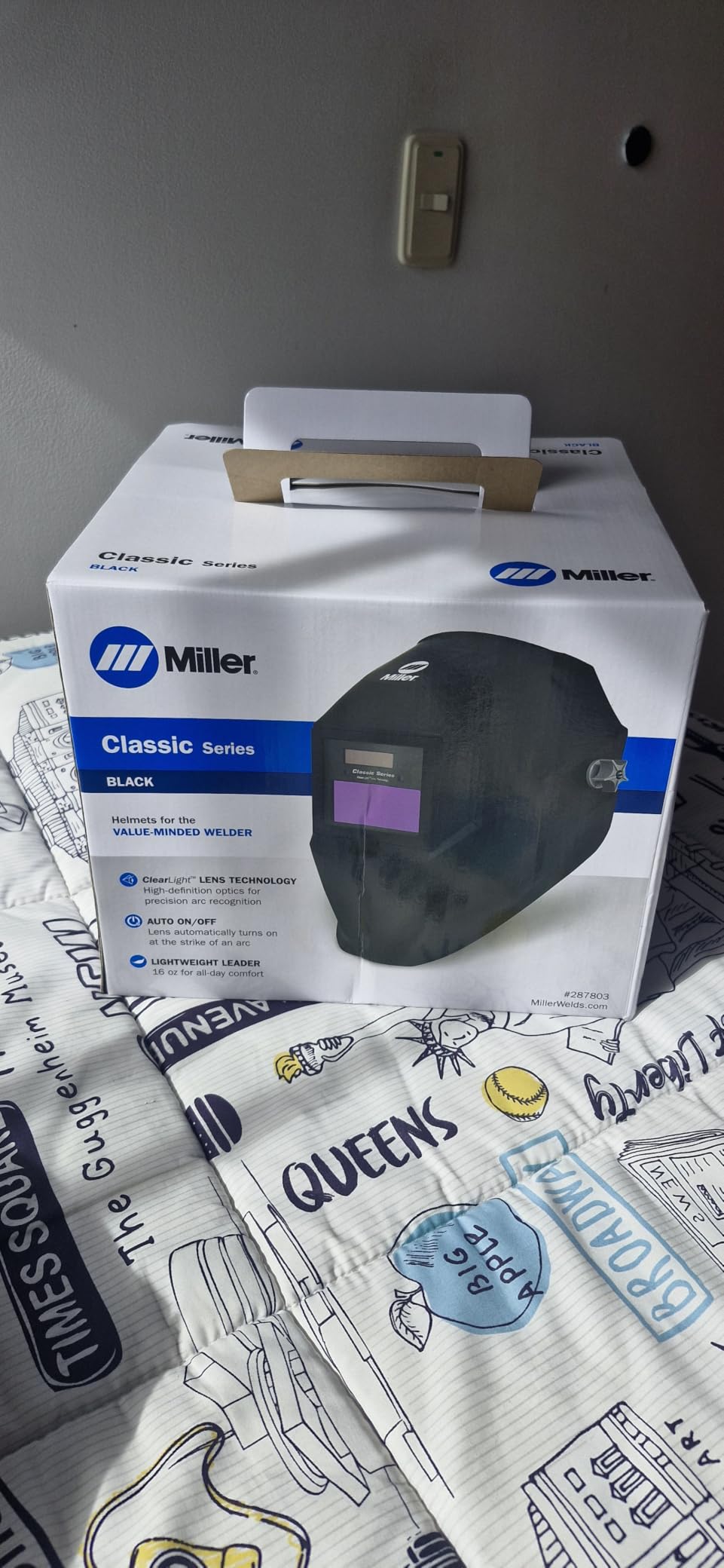 Miller Classic Series Welding Helmet, ClearLight™, Shade 8-13, Black customer photo 2