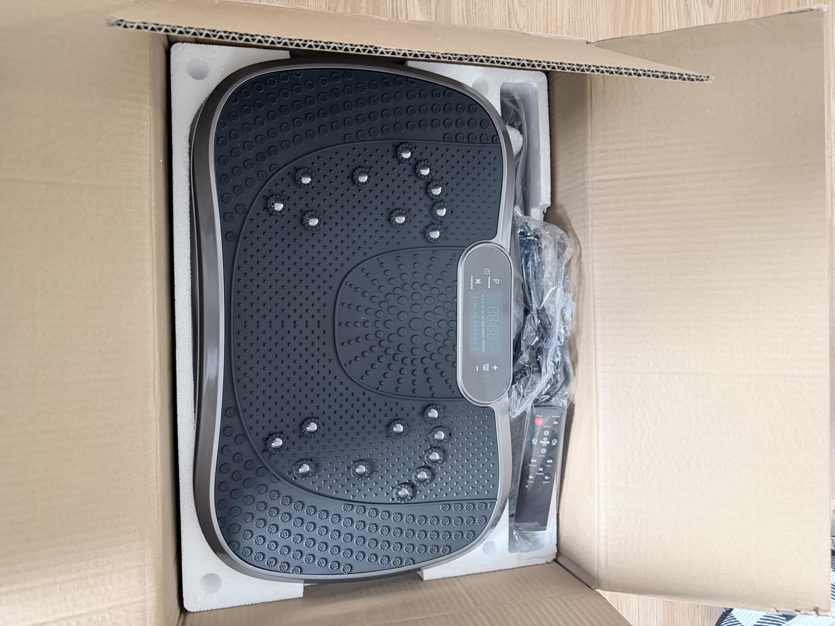 AXV Vibration Plate Exercise Machine Fitness Platform Body Vibrating Board customer photo 1