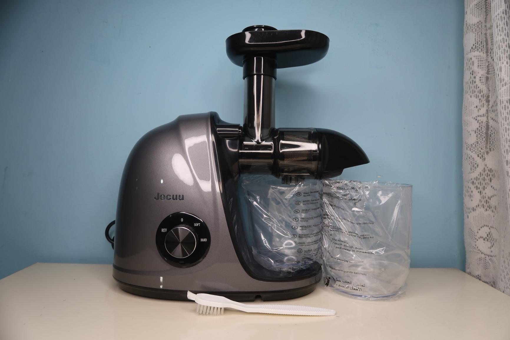 Jocuu Slow Masticating Juicer with 2-Speed Modes - Cold Press Juicer Machine - Quiet Motor & Reverse Function - Easy to Clean Juicer Extractor - Juice Recipes for Fruits & Vegetables (White) customer photo 1