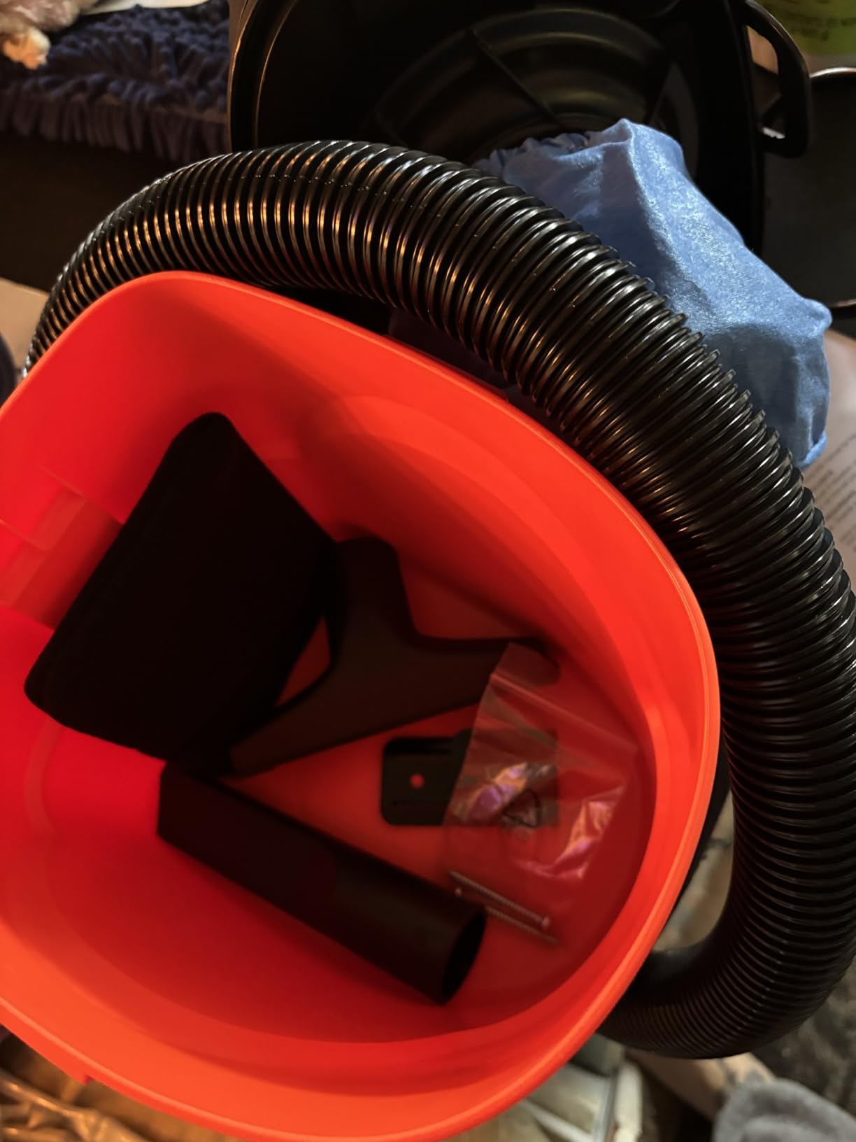 Armor All® AA155 1.5-Gallon 2 Peak HP Portable Wet/Dry Vacuum, Orange customer photo 2