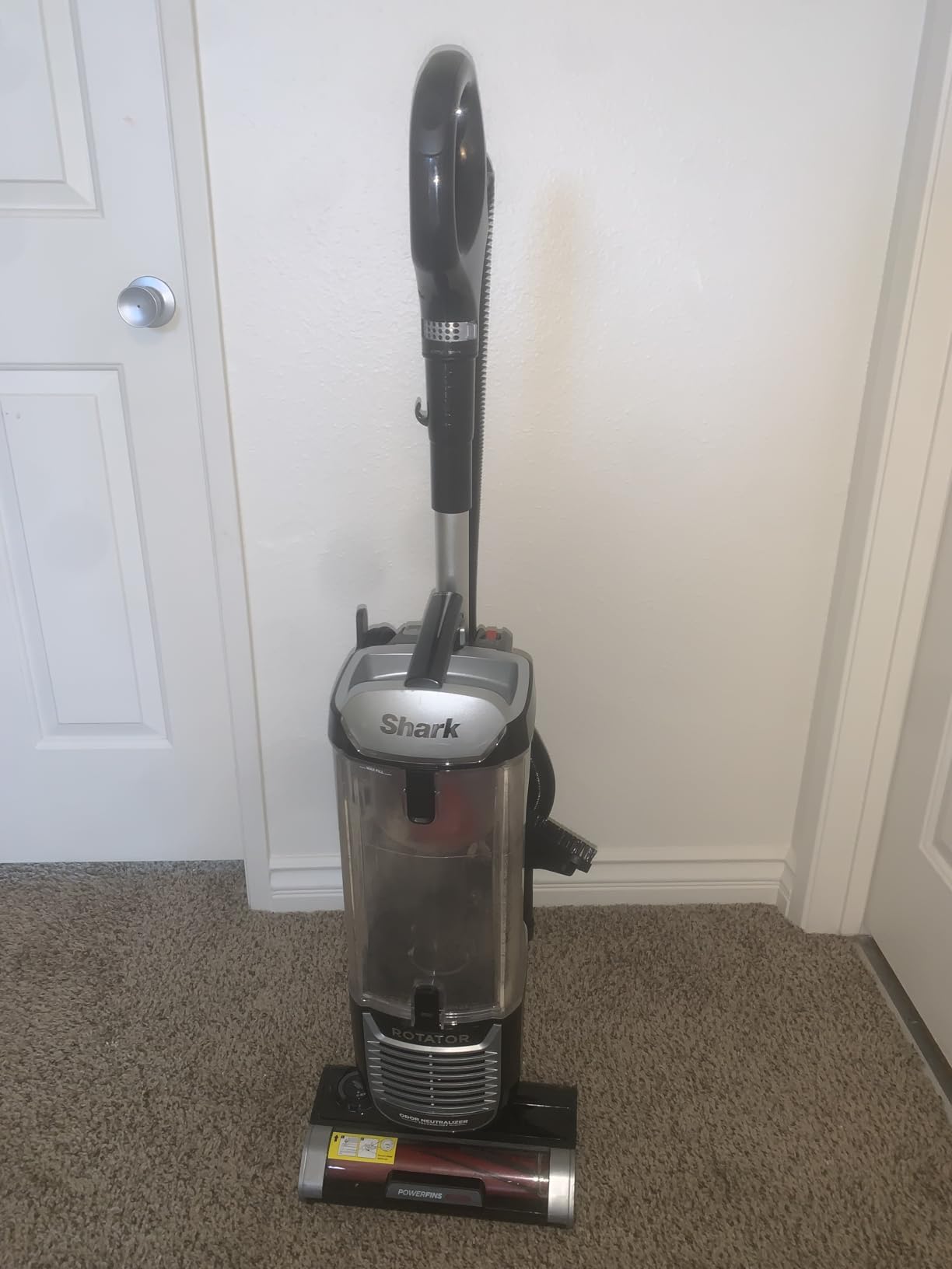 Shark ZU102 Rotator Pet Upright Vacuum with PowerFins HairPro & Odor Neutralizer Technology, Charcoal, 2.9 L Dust Cup customer photo 2