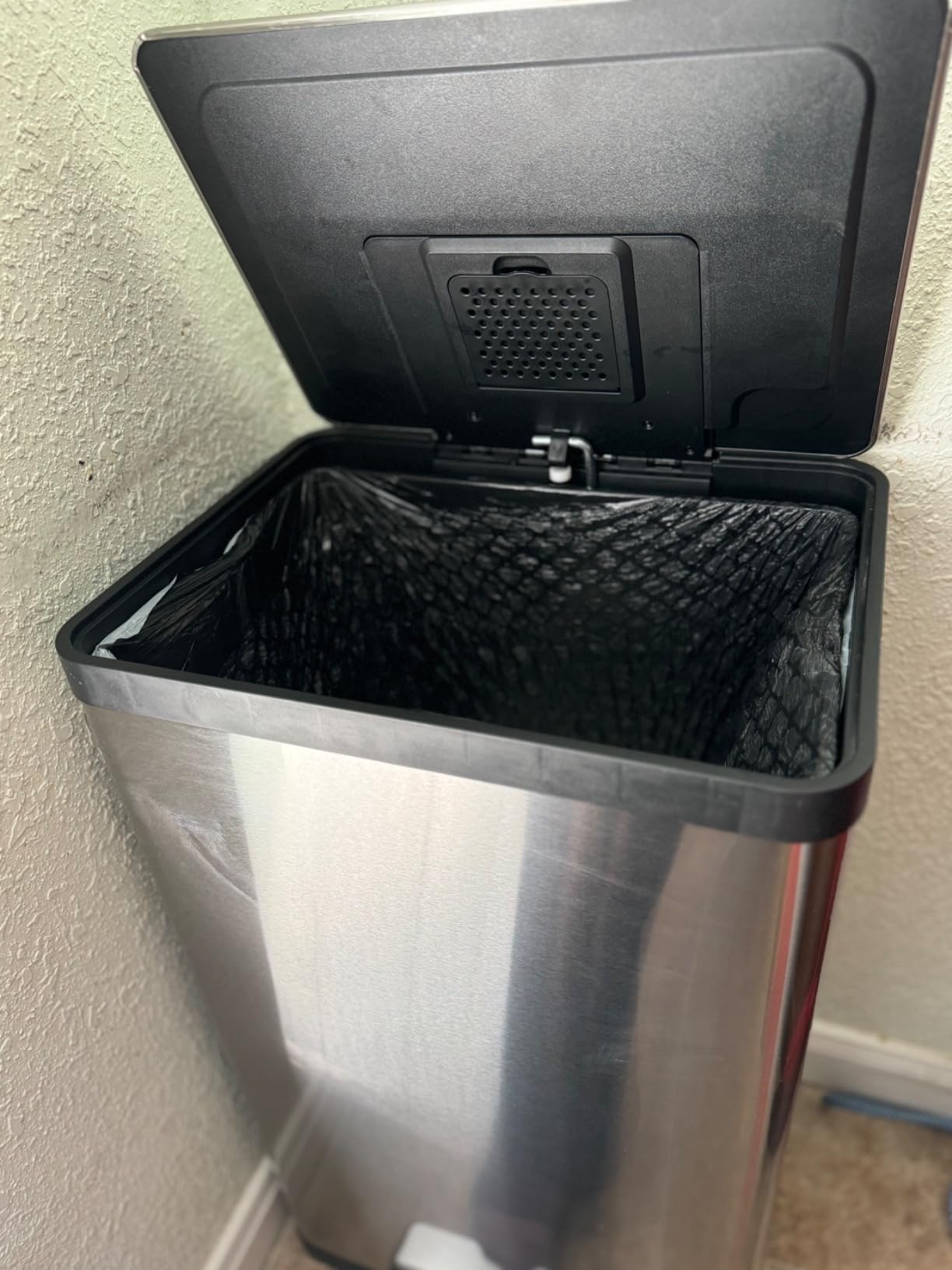 SIMPLI-MAGIC 50 Liter / 13.2 Gallon Soft-Close, Smudge Resistant Trash Can with Foot Pedal and Built in Filter- Stainless Steel, Sleek Finish customer photo 1