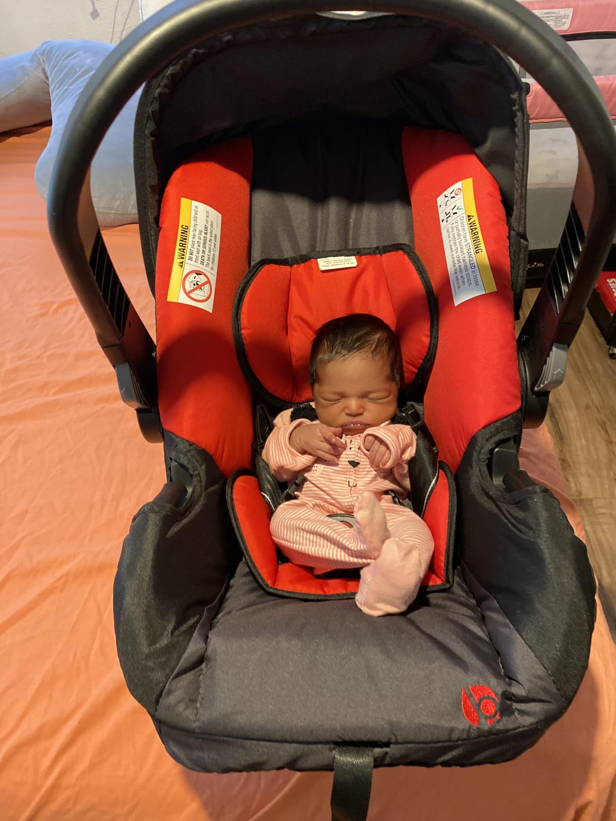 Baby Trend EZ-Lift™ Plus Infant Car Seat, Dash Black – Newborn Comfort Padding, Lightweight Carry Build, Adjustable Harness System customer photo 2