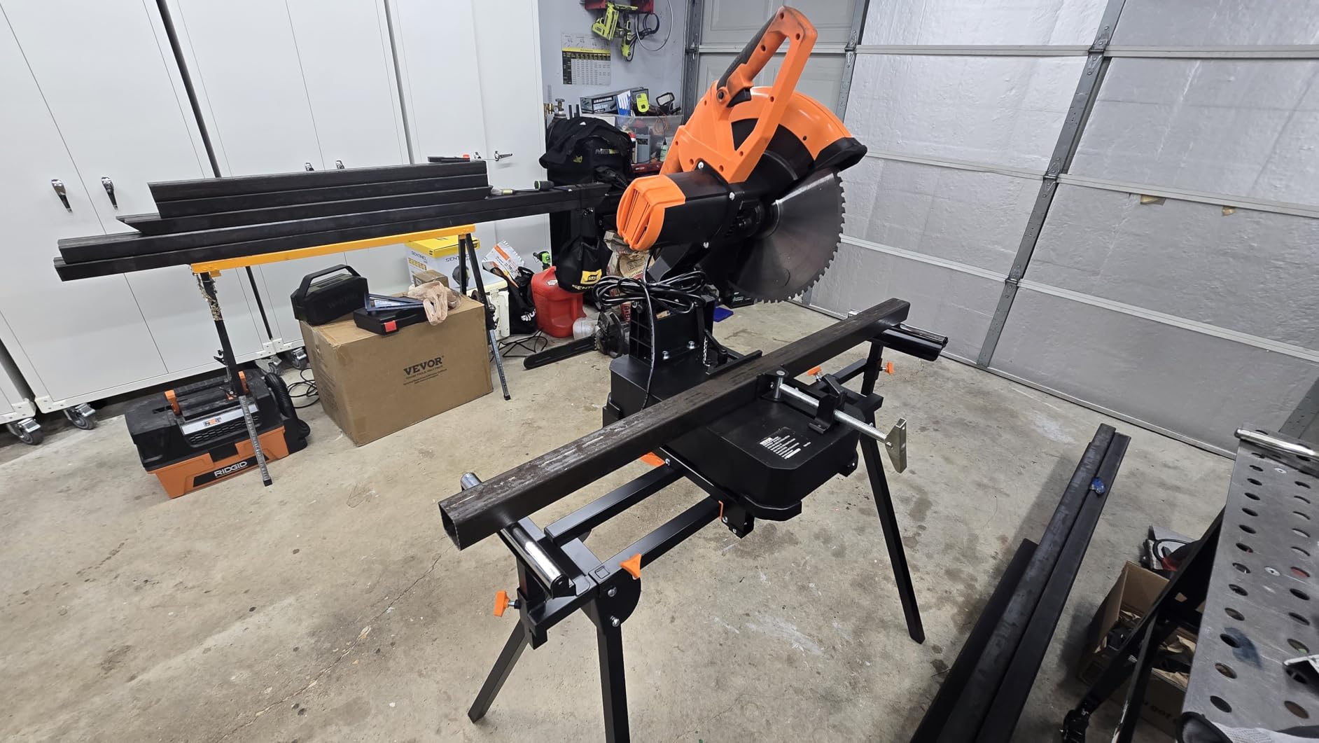 VEVOR Chop Saw, 14''/355mm Blade Diameter Cut Off Saw, 2800W 1200RPM Steel Cutting Machine, 0-45° Adjustable Dry Cut Chop Saw, Miter Saw for Cold Cut Saw for Steel/Iron/Aluminum, Black customer photo 1