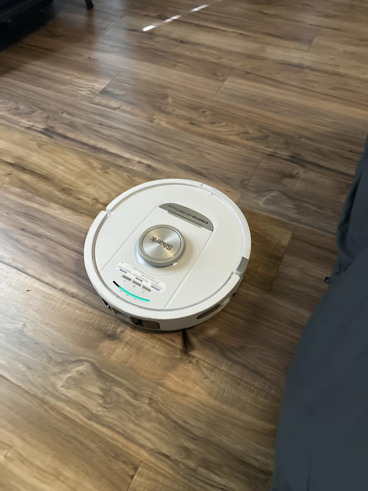 Shark PowerDetect Self-Empty Robot Vacuum, Black, AV2820S customer photo 1