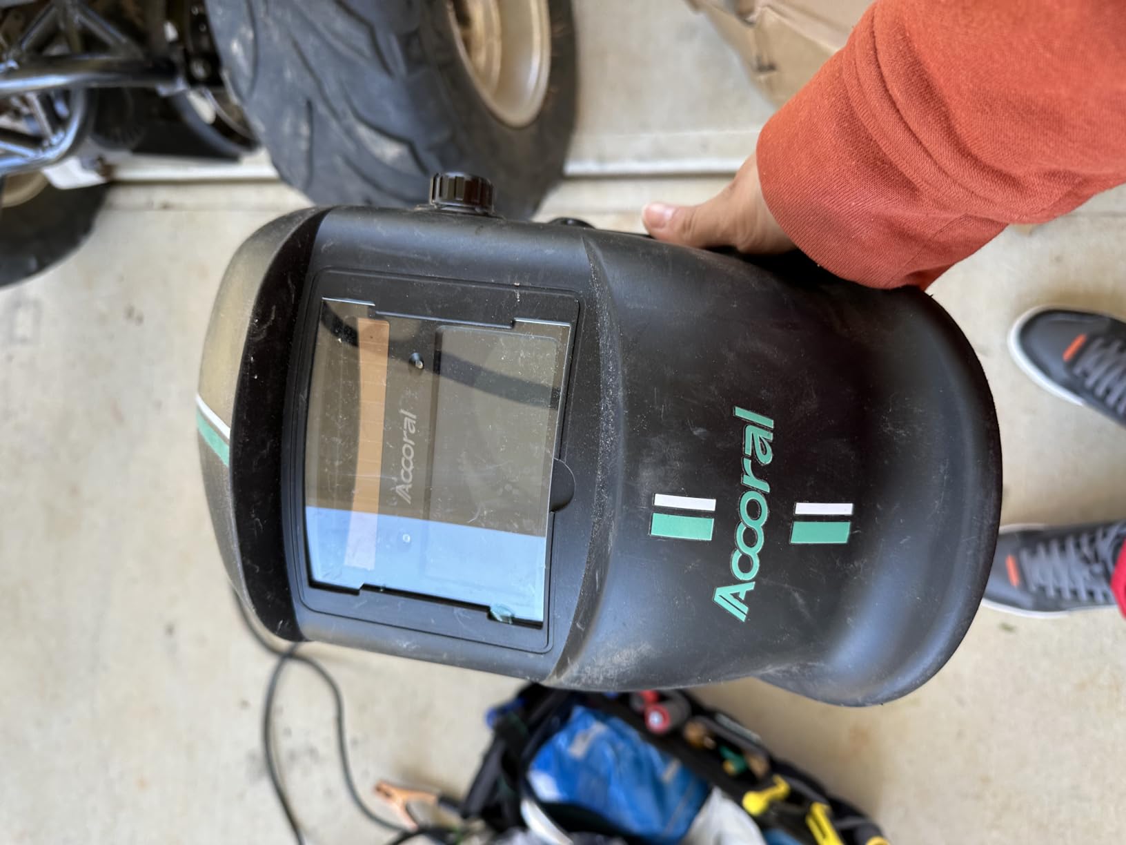 Auto-Darkening Welding Helmet, True Color, Shade 4/9-13 customer photo 1