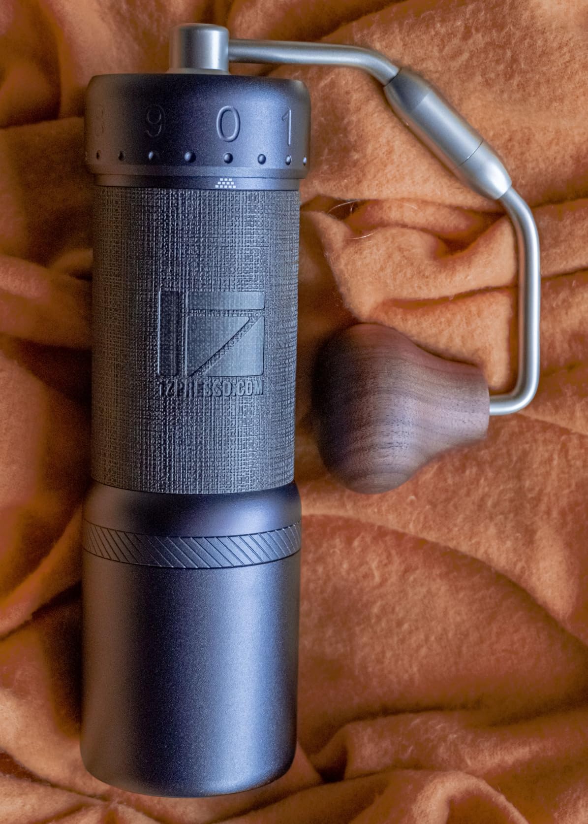 1Zpresso J-Ultra Manual Coffee Grinder Iron Gray, Conical Burr, Foldable Handle, Magnet Catch Cup Capacity 40g, Numerical Adjustable Finely Setting, Faster Grinding Efficiency Ideal for Espresso customer photo 2