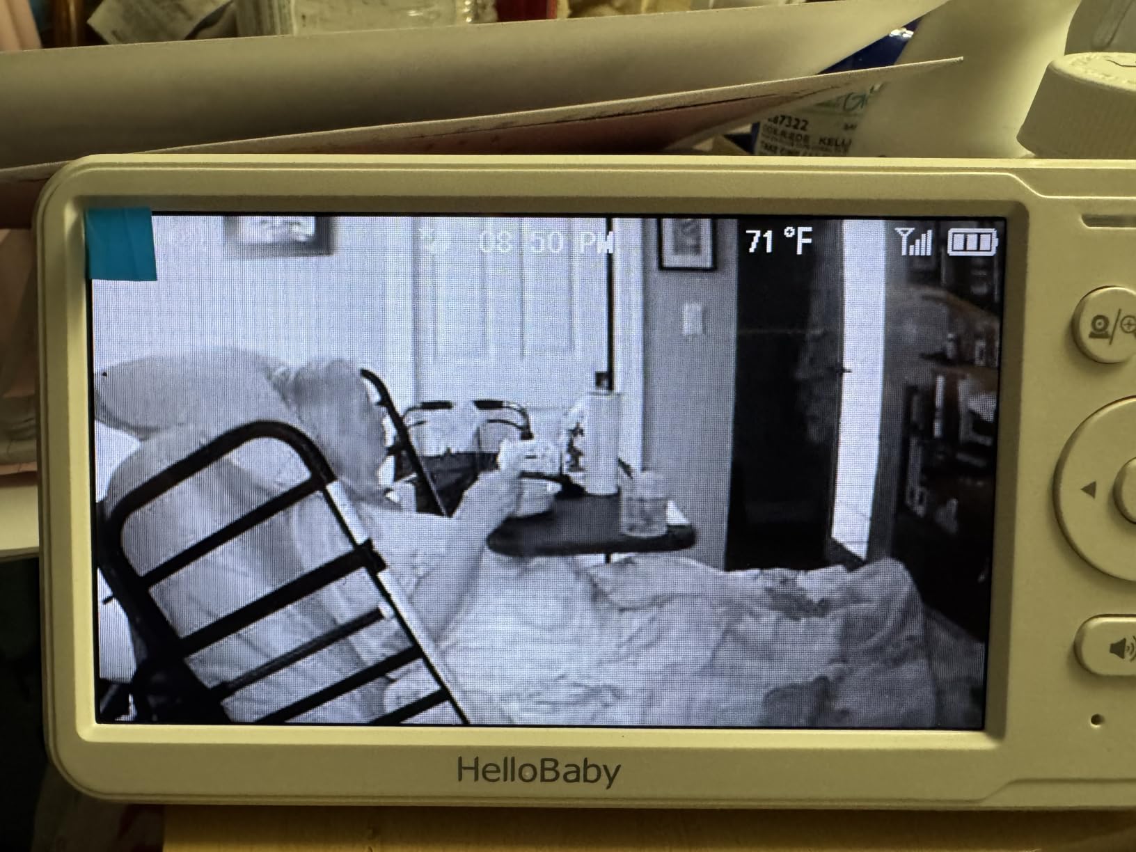 HelloBaby 6'' No WiFi Video Baby Monitor with Camera Audio, 30H Battery customer photo 2