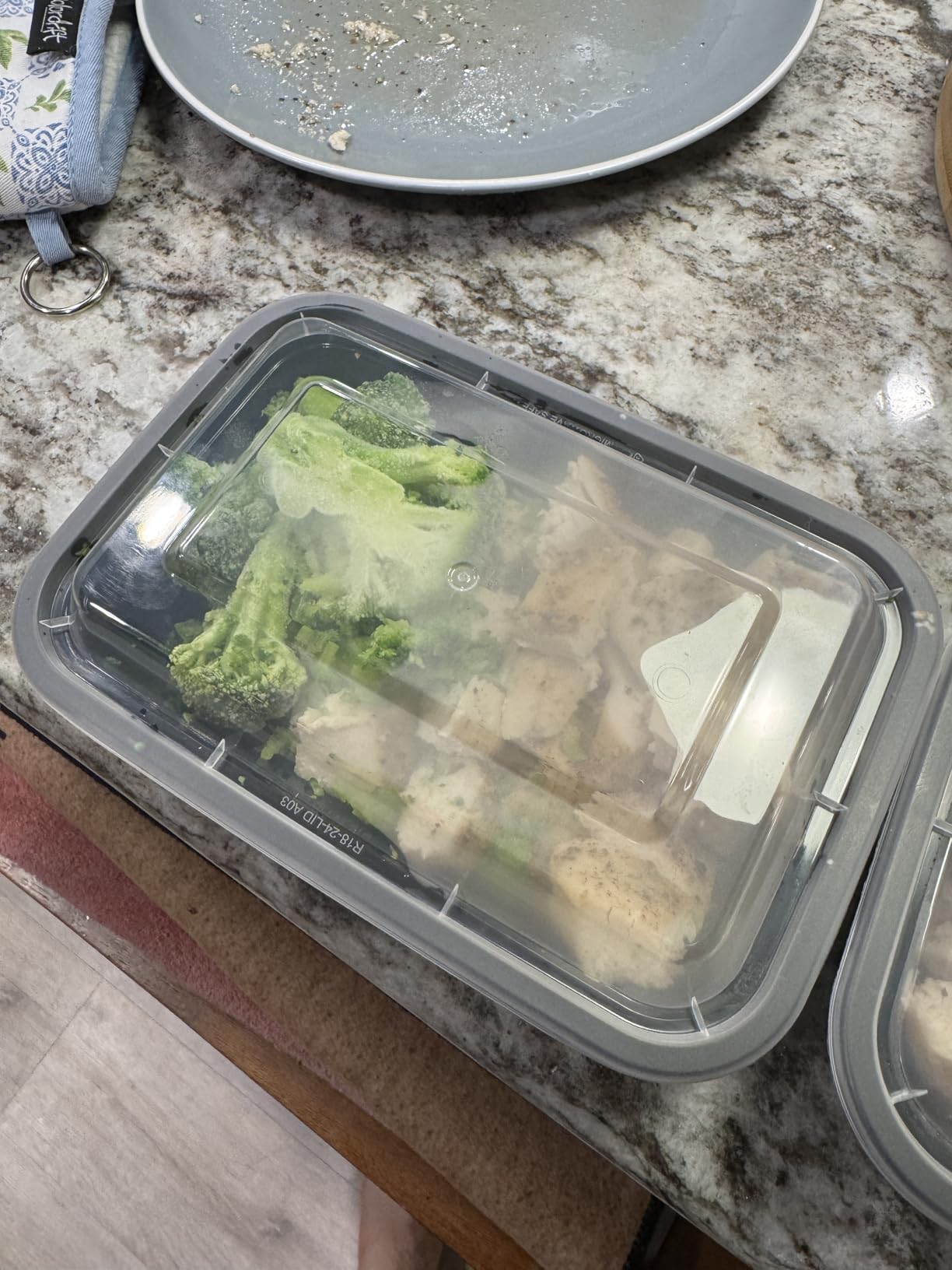 Dealusy 50 Pack (100-Piece) 24 oz Meal Prep Containers Reusable with Lids customer photo 2