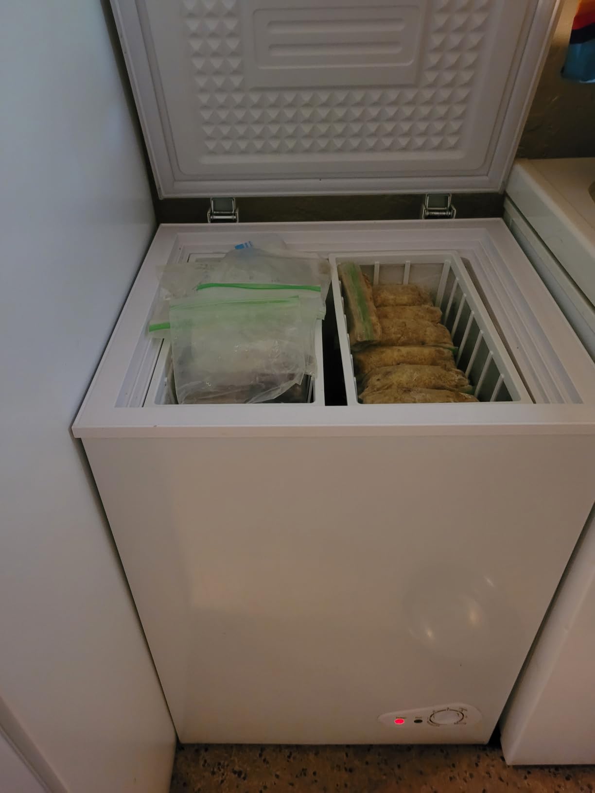 7.0 Cu Ft Chest Freezer - Energy Saving Quiet Top Open Door Mini Freezer Adjustable 6 Thermostat - Compact Small Deep Freezer w/Removable Basket and Defrost Water Drain for Home/Apartment/Garage customer photo 1