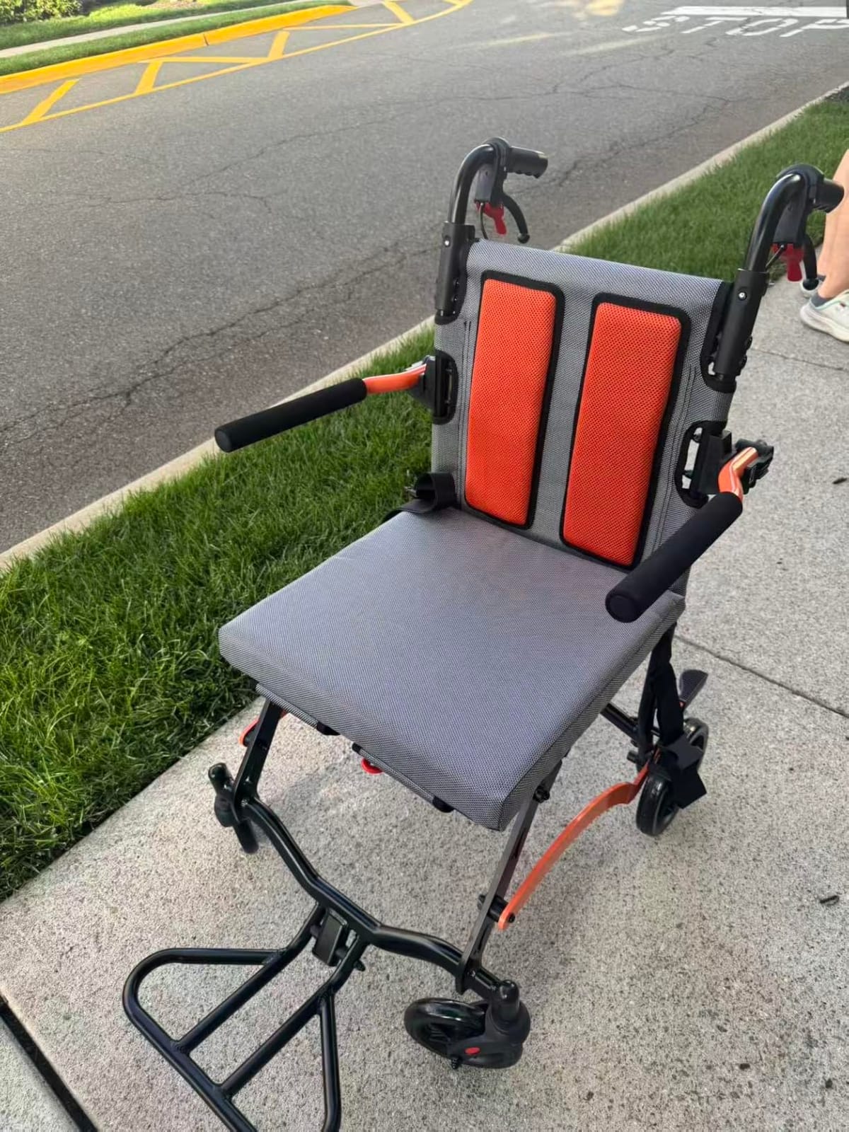 18LBS UIltra Lightweight Wheelchairs with Foldable Footrest and Armrests, Transport Wheelchair Lightweight Foldable with Handbrakes, Travel Transport Chair for Adults Seniors Kid, 1s Quick Folding customer photo 2