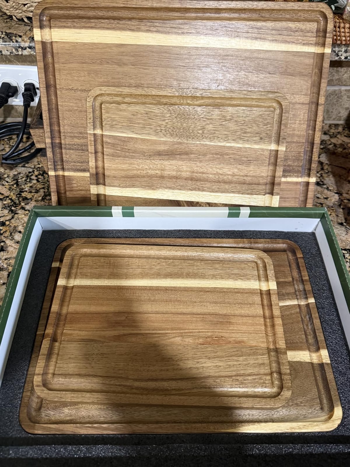 AZRHOM Acacia End Grain Wood Cutting Board 20x15x2 In Thick Butcher Block customer photo 2