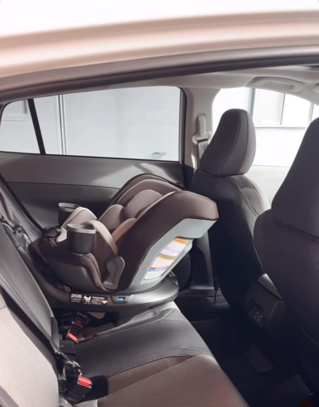 Safety 1st Turn and Go 360 ST 360 Rotating Car Seat, SafetySwivel, SecureTech Installation, All-in-One Convertible Car Seat, 3-in-1 Rear-Facing, Forward-Facing, Booster, 5-100 lbs, Seafoam Mist customer photo 2