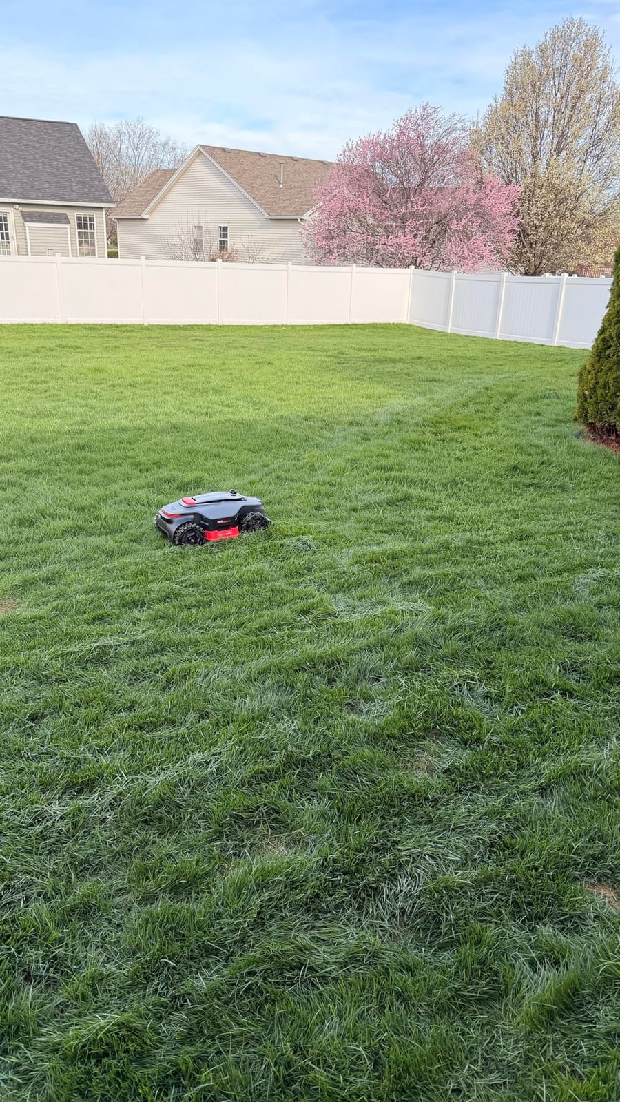 MOVA LiDAX Ultra 3000 AWD Robot Lawn Mower Wire Free RTK Free for up to 0.75 Acre*Dual Maps, 360° 3D LiDAR & AI Dual Vision Mapping, Robotic Mower with 4G, for 80% Slopes, Cutting Height 1.2”–3.9“ customer photo 2